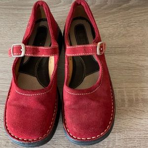 Vintage Born women Suede shoes size 6.5